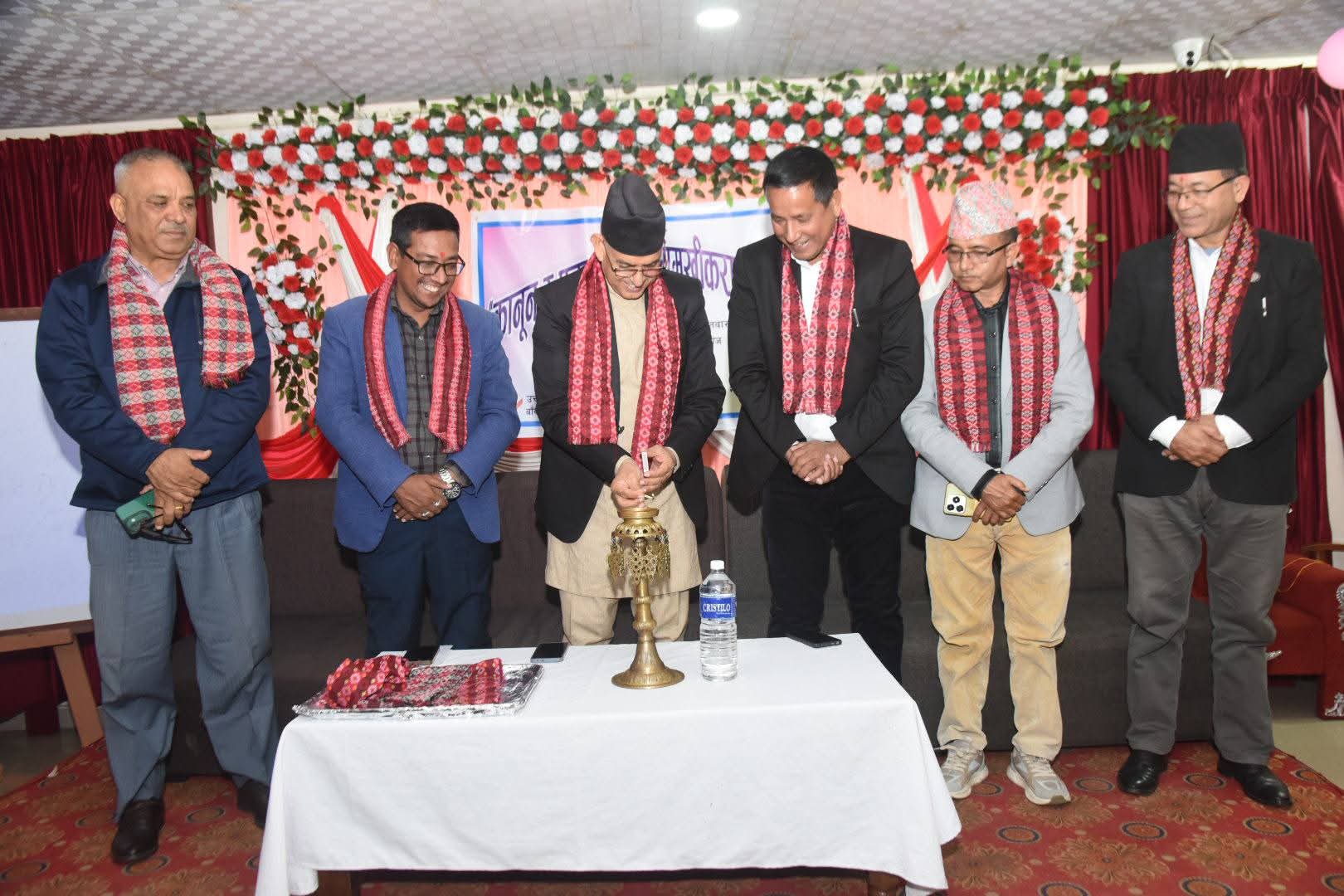 'कानून र पत्रकारिता: अभिमुखीकरण कार्यक्रम' को उद्घाटन गर्दै न्यायाधीश बामदेब ज्ञवाली