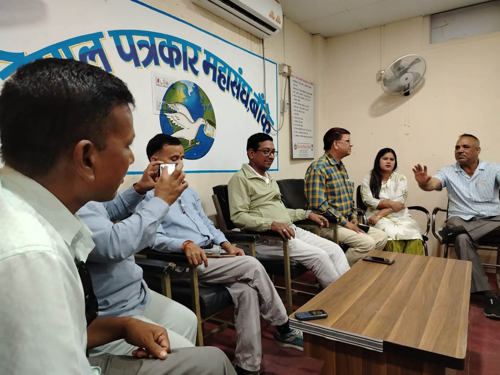 मे ३ मा मनाइने विश्व प्रेस स्वतन्त्रता दिवसमा छलफल गर्दै पत्रकारहरु